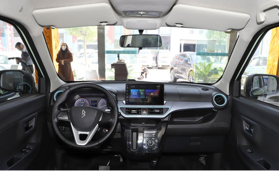 4 صندلی Fwd SUV الکتریکی کوچک Range Lingbox Mini EV 320km 35kW